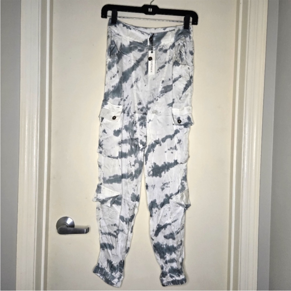 Olivaceous pants